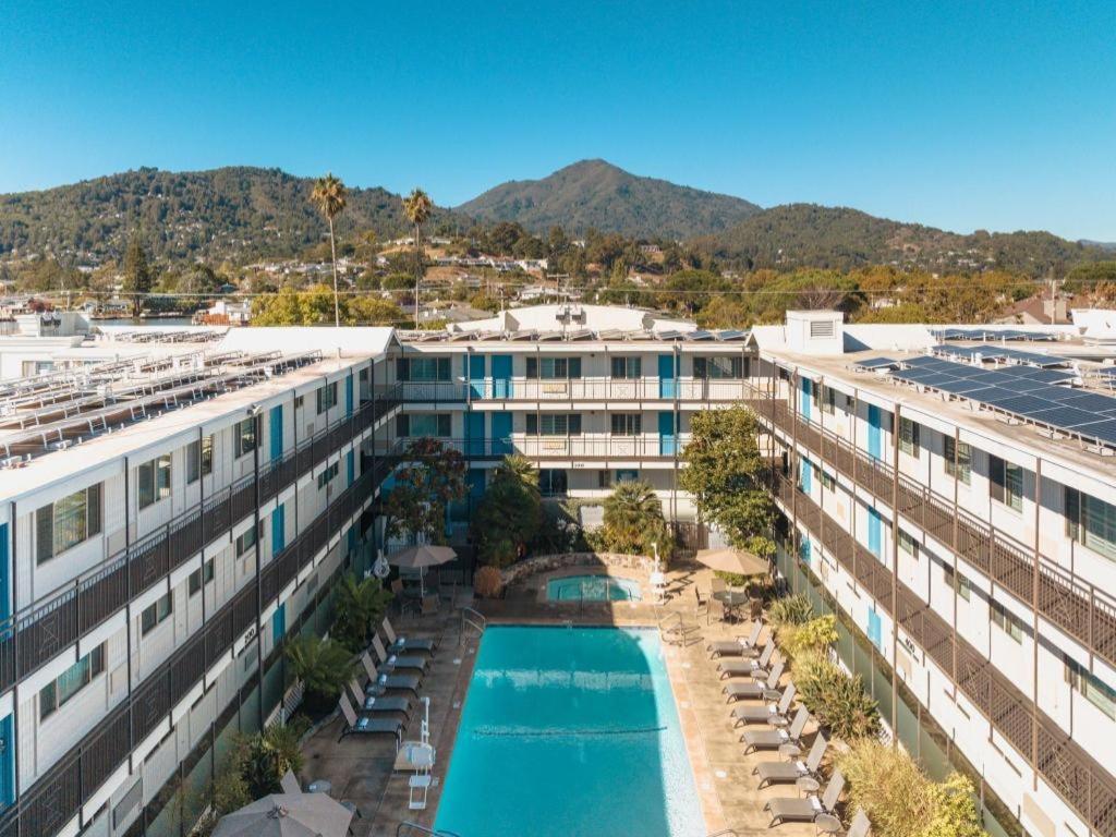 Marin Suites Hotel Корте-Медейра Екстер'єр фото
